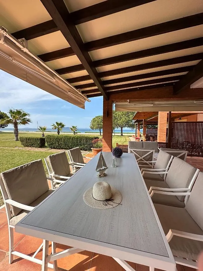 Prázdninový dům Relax In This Sithonia Property With Great Ocean Views